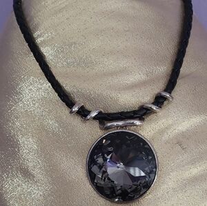Elegant Black and Silver Pendant Necklace